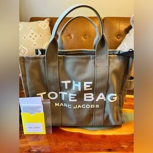 Like new The Canvas Medium Tote Bag Marc Jacobs